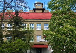 front budynku szkoły