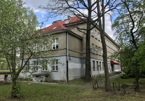 lewe skrzydło budynku