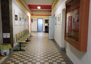 Korytarz na parterze szkoły