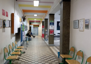 Korytarz na parterze szkoły